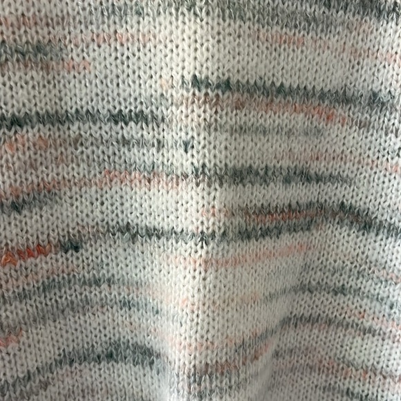 Torrid white knit sweater with gray and pink. Size Torrid 1 - Picture 3 of 7